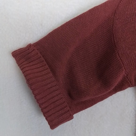 Olive & Vine Super Oversized Asymmetrical Hem Sweater Size Small in Rust Brown - Picture 9 of 13